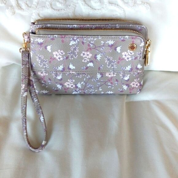 Steve Madden Wristlet - Picture 2 of 11